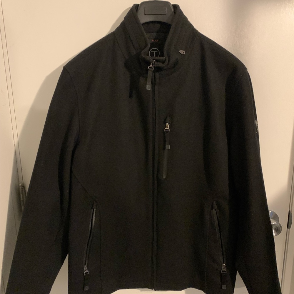 Tumi Tech men’s black wool travel coat large